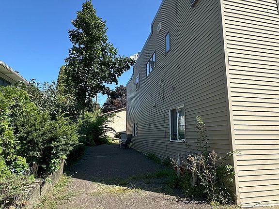 4th image of 1237 5th St E