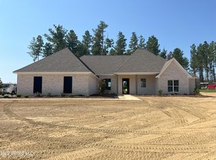 220 Lost Oak Ln, Brandon, MS 39047