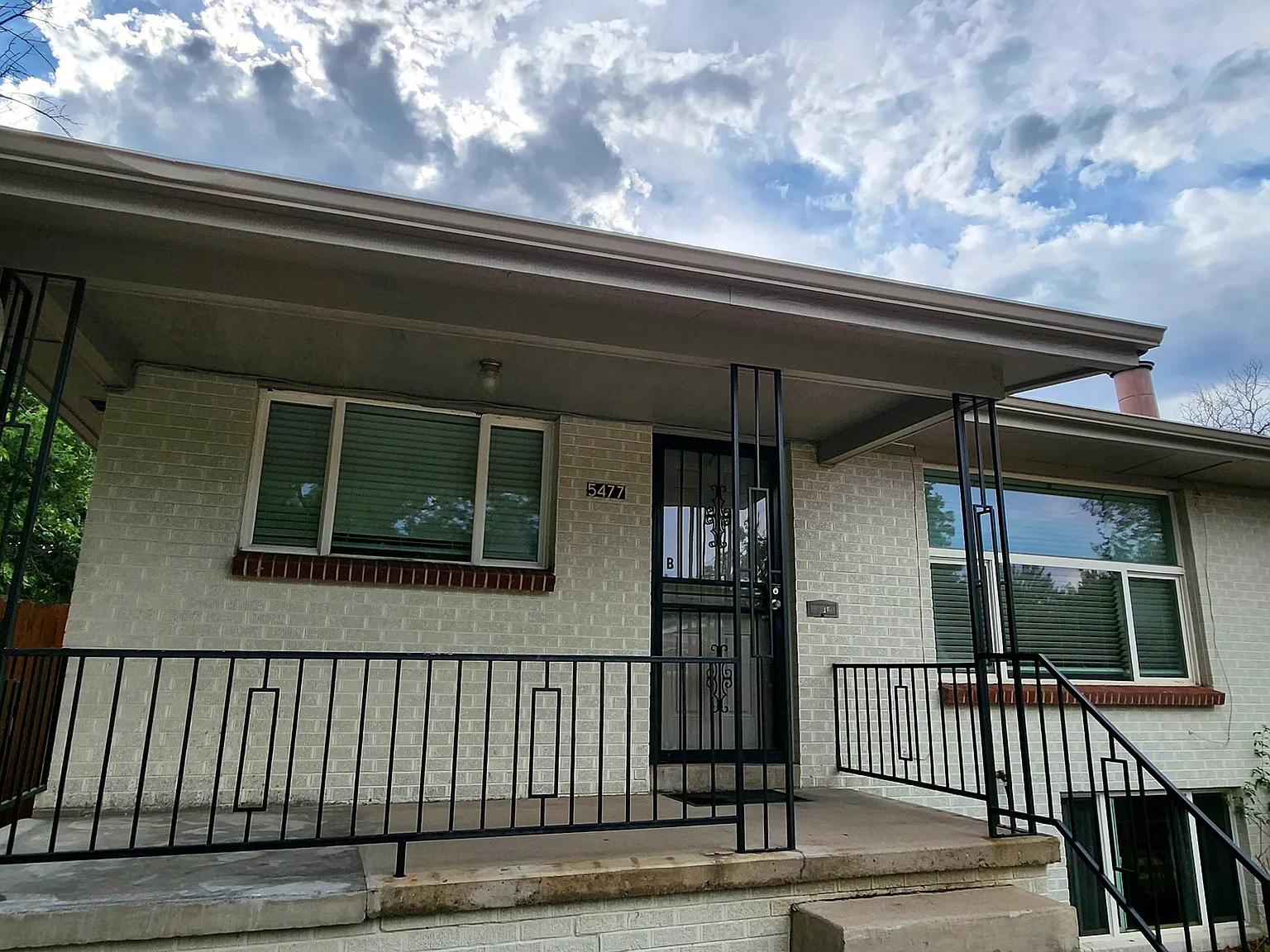 3 bed, 1120 sqft, $2,100 — Photo 2