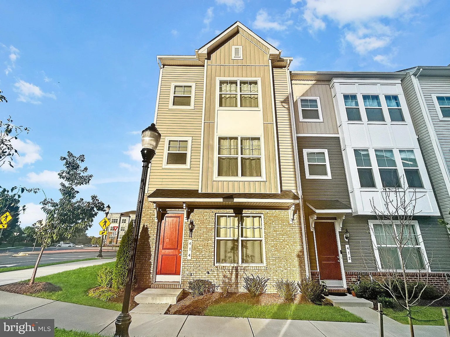 3 bed, 4.0 bath, 2020 sqft, $2,850 — Photo 1
