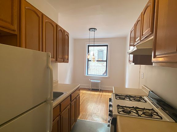 2nd image of 28-15 34th St #6I