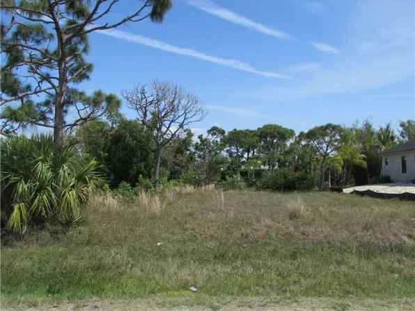 8812 Yukon Court St, James City, FL 33956