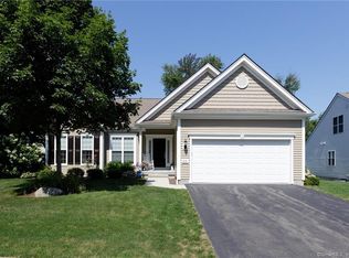 615 Championship Dr UNIT 615, Oxford, CT 06478