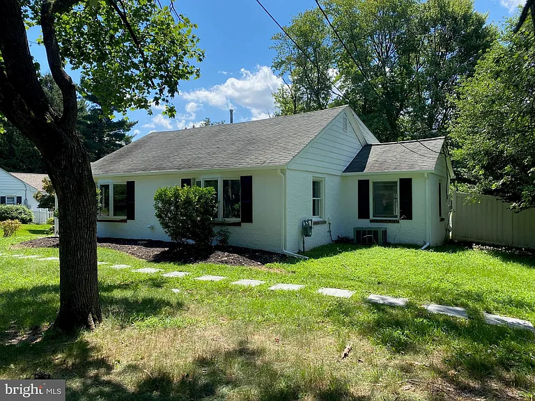 4410 Church Rd — Photo 2