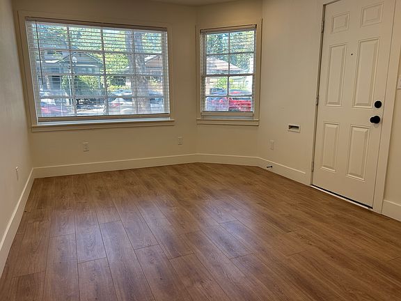 5th image of 423 28th St #423