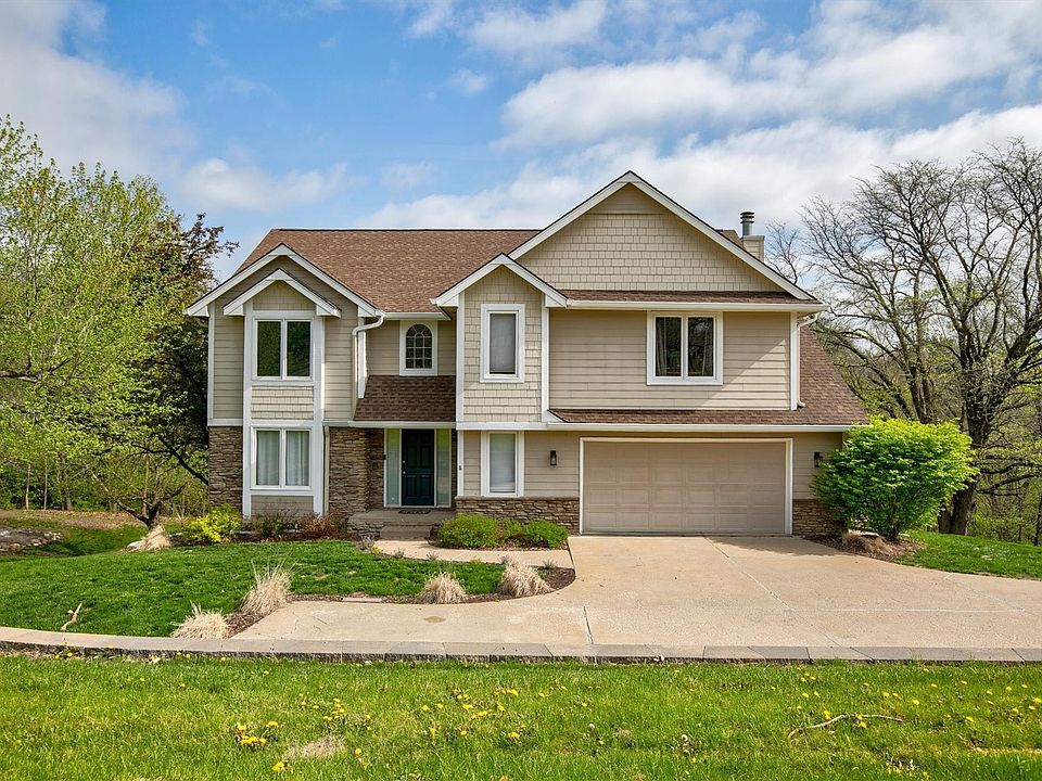 1st image of 34522 Edgewater Cir