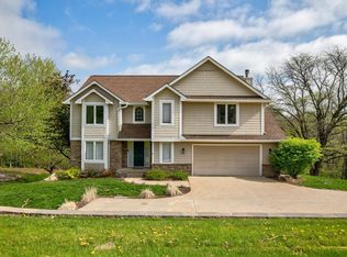34522 Edgewater Cir, Cumming, IA 50061