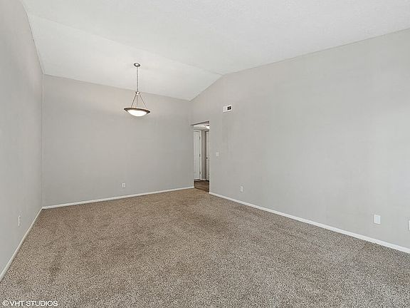 Vaulted Ceiling!