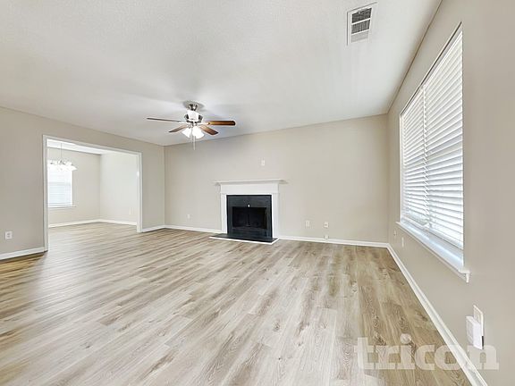 3rd image of 30 Kendall Ln