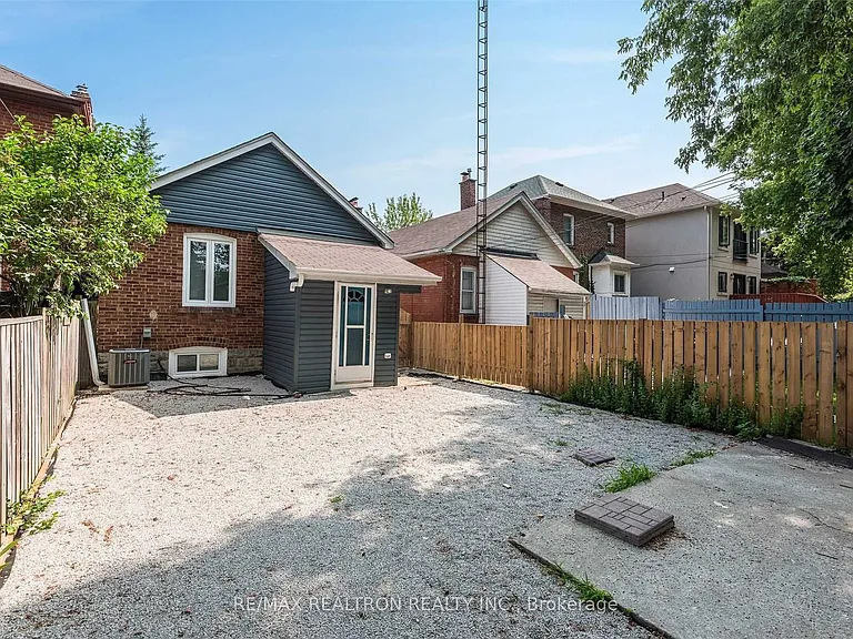 76 Lawrence Ave W — Photo 17