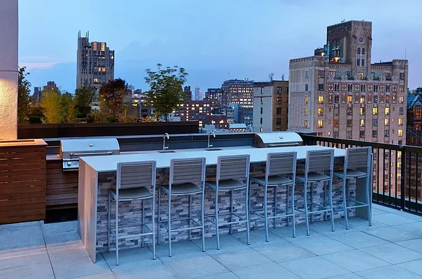 Rented by Greystar | media 13