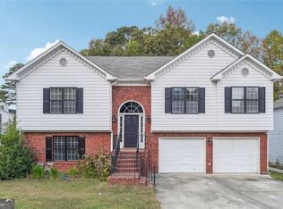 224 Adams Lake Dr, Lawrenceville, GA 30046