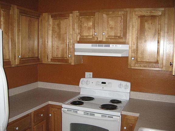 4th image of 1590 Hilldale Rd #17