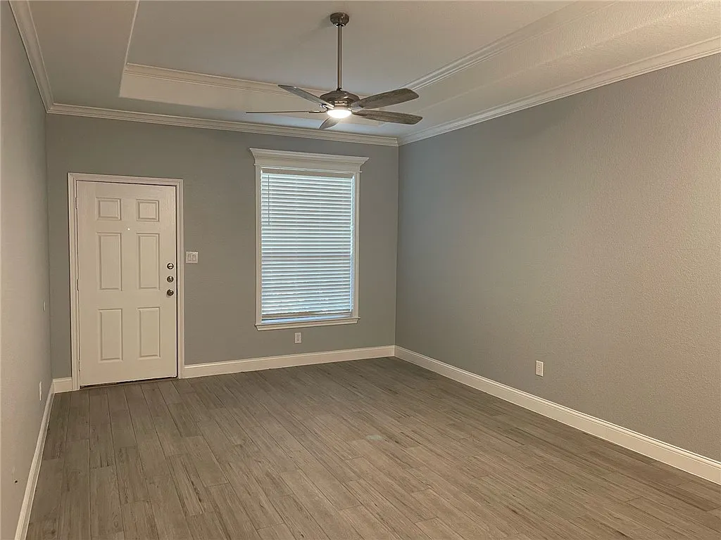 4 bed, 4.5 bath, 608 sqft, $1,550 — Photo 3