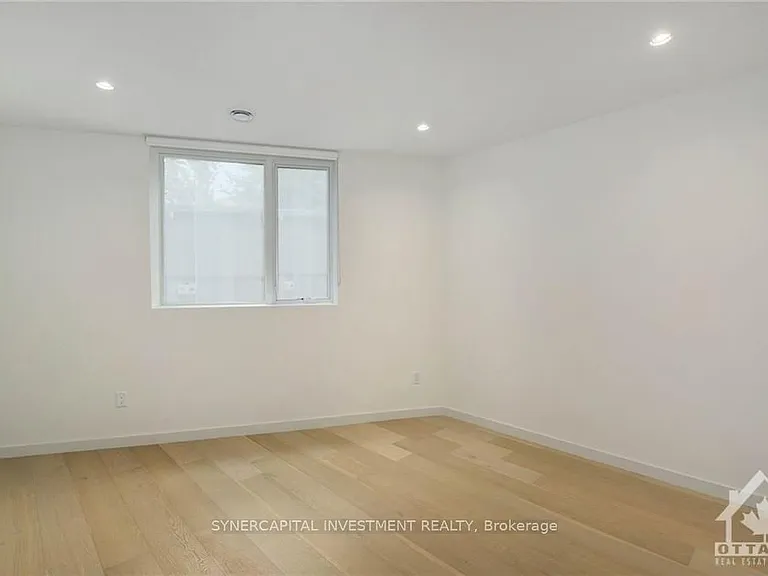16B Chapleau Ave — Photo 7