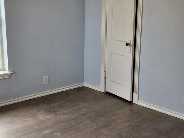 411 Cooke St — Photo 14