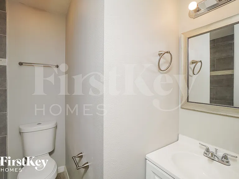 6841 Willits Ave — Photo 14
