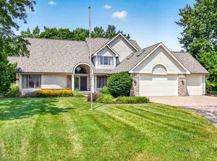 2928 E Ridge Pl, Neenah, WI 54956