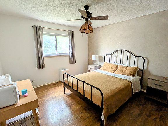 2nd image of 2403 Town Crest St