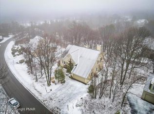 206 Wild Pines Dr, Long Pond, PA 18334