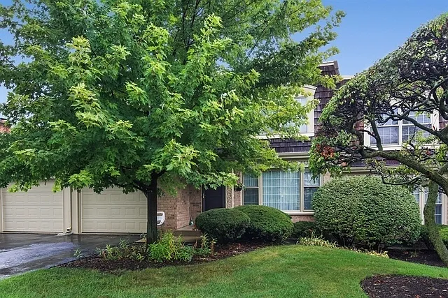 2S641 Avenue Normandy E photo 1