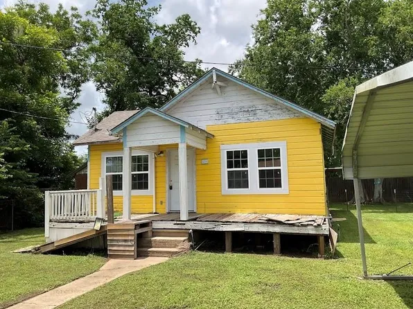 634 E Bernard St, West Columbia, TX 77486
