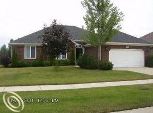 49466 Dunhill Dr, Macomb, MI 48044
