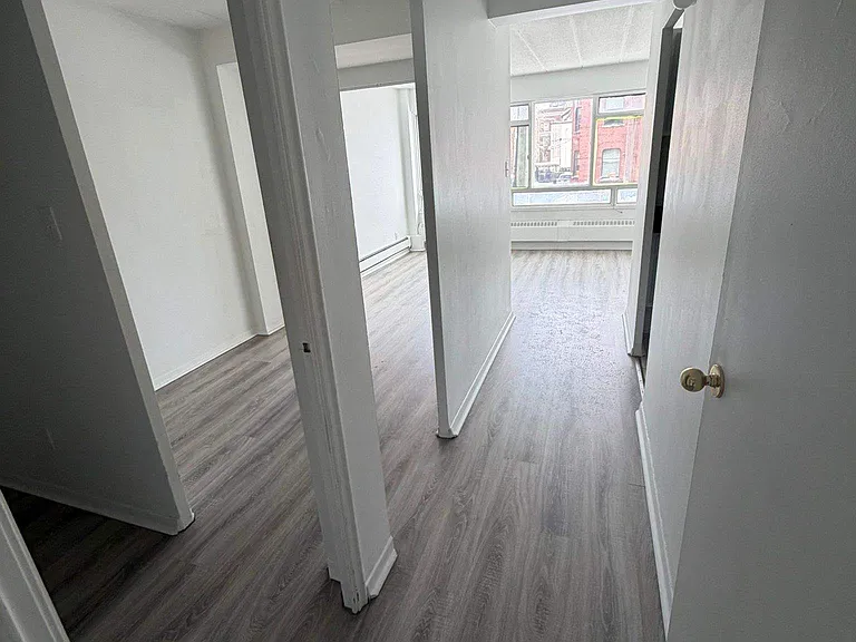 283 Maclaren St — Photo 5