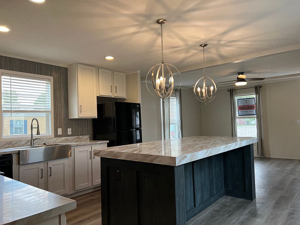 1st image of 275 Spruce Ave #275