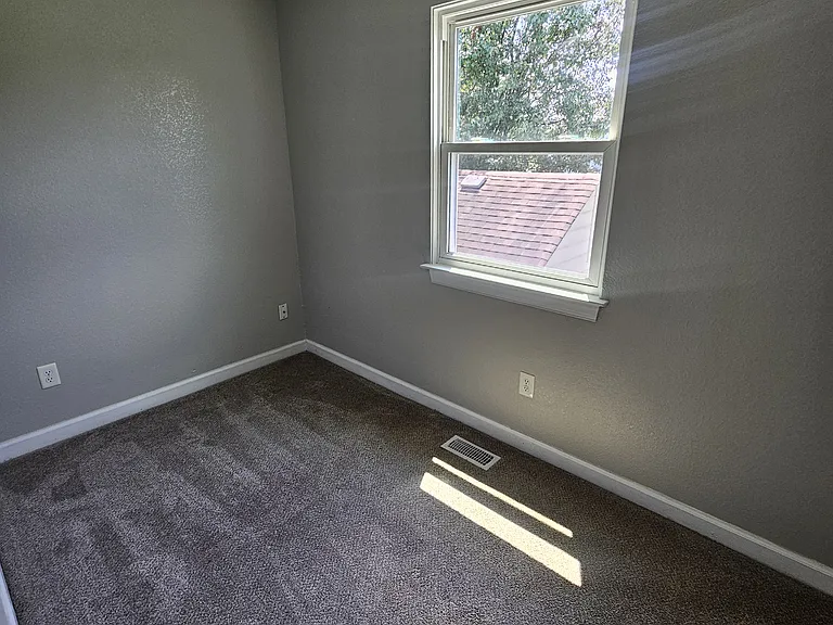1233 Rockwood Ct — Photo 36