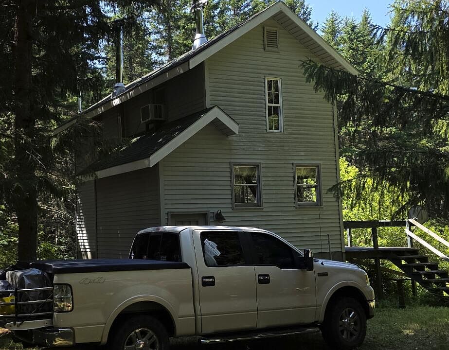 1st image of 871 Estabrook Road