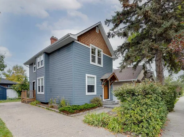 1905 E 2nd St NW, Calgary, AB T2M 2W7