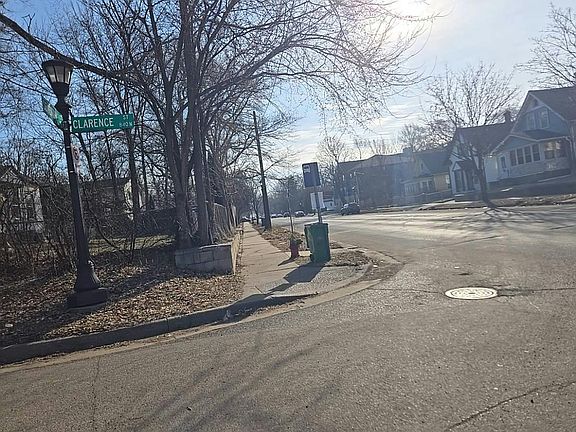 4th image of 1453 7th St E