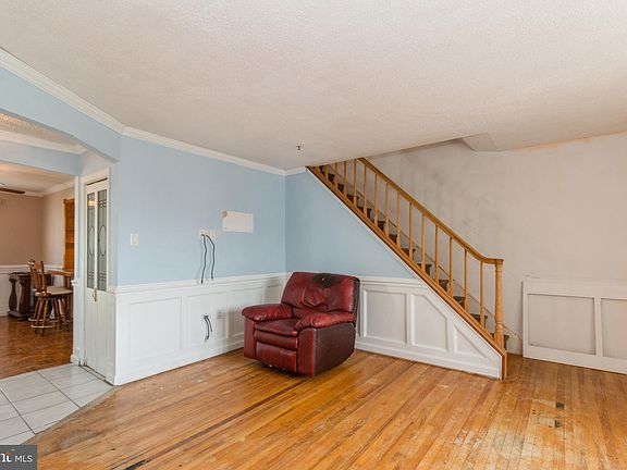 3rd image of 10817 Kelvin Ave