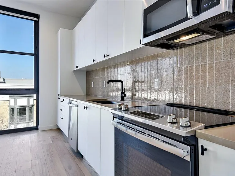 800 Embassy Dr #416 — Photo 5