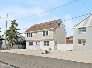 141 Trenton Ave, Lavallette, NJ 08735