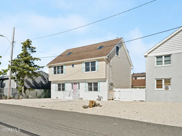 141 Trenton Ave, Lavallette, NJ 08735