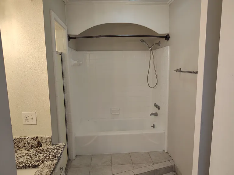 7817 S College Ave — Photo 16