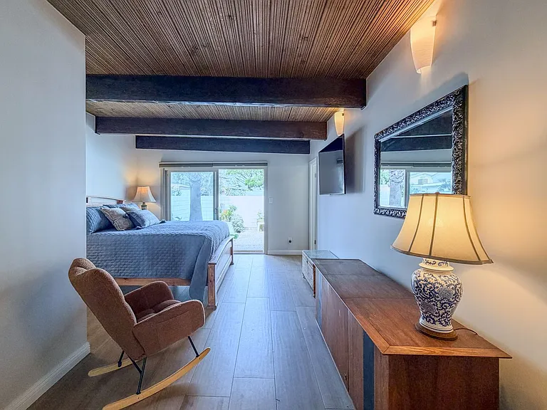 1327 Devon Ln — Photo 19