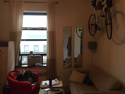 Rented by Dynamik Realty | media 34