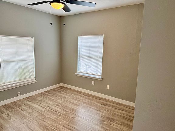 5th image of 807 E Southcross Blvd #1
