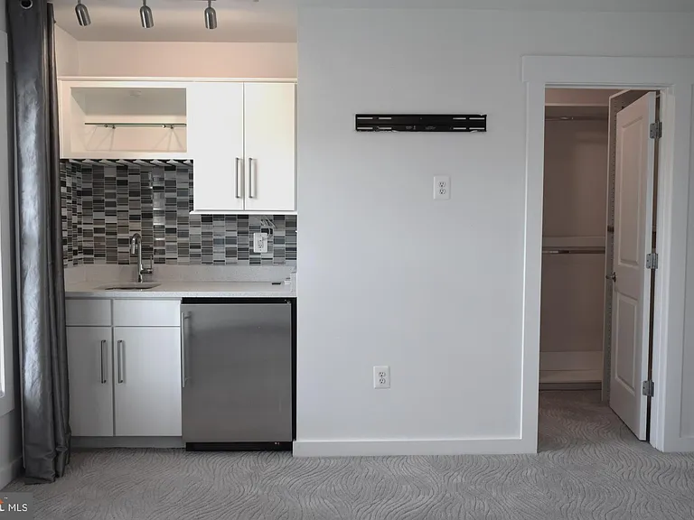 22447 Verde Gate Ter — Photo 37