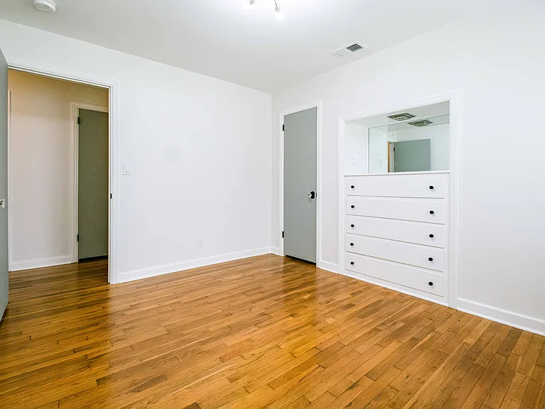 5604 Paulsen St — Photo 14