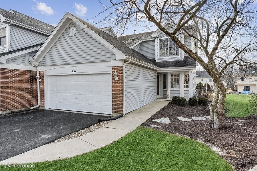 1st image of 1912 Waverly Cir #1912