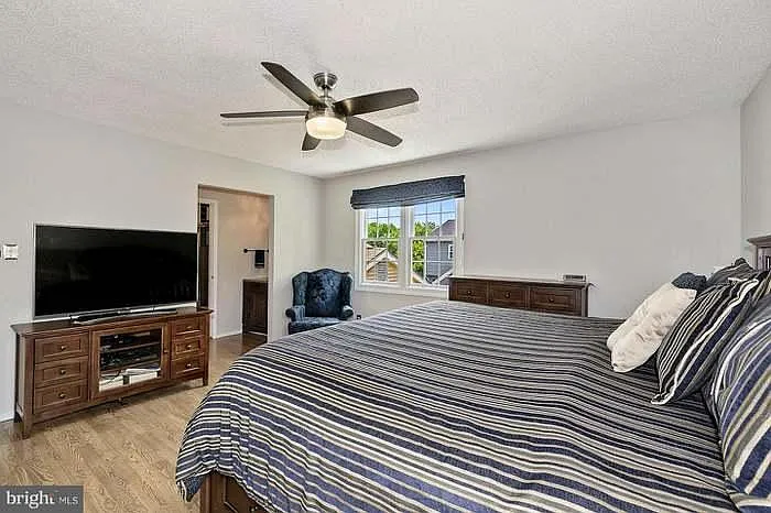 100 Elm Tree Ln — Photo 18