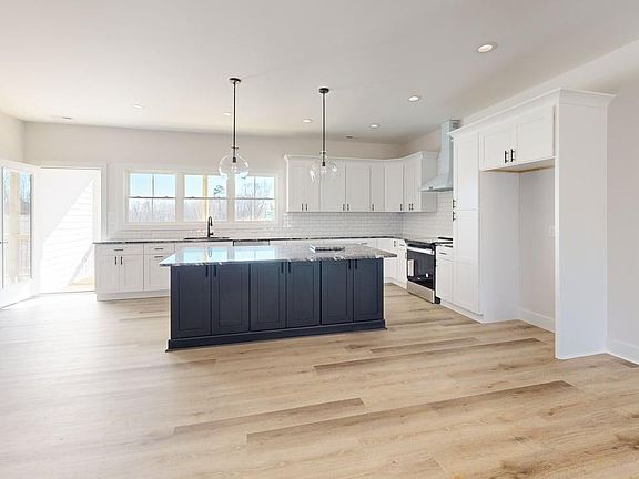 5th image of 1850 Skinnell Mill Rd