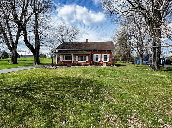 7251 School St, Auburn, NY 13021