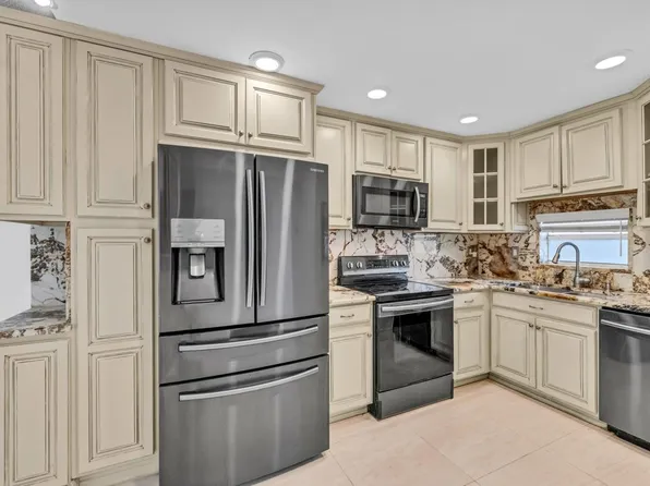 8941 S Hollybrook Boulevard #104, Pembroke Pines, FL 33025