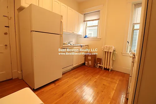 91 Trowbridge St #2 Photo 1