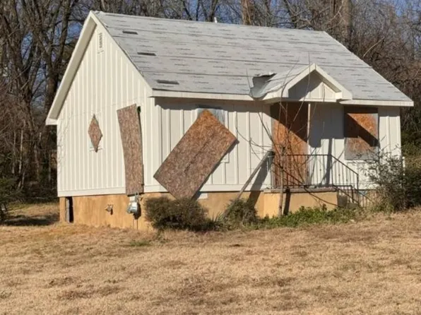 2831 Overton Crossing St, Memphis, TN 38127